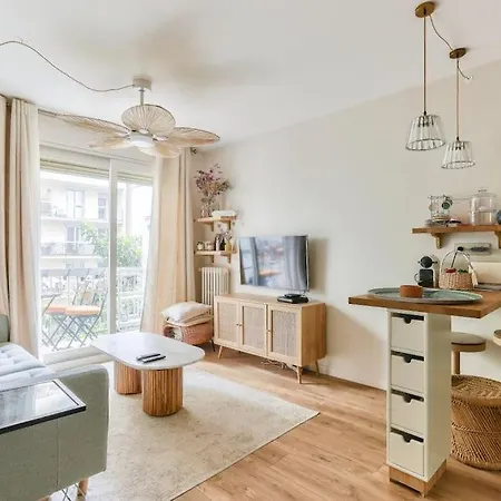 Splendide Avec Balcon Pres Du Marais